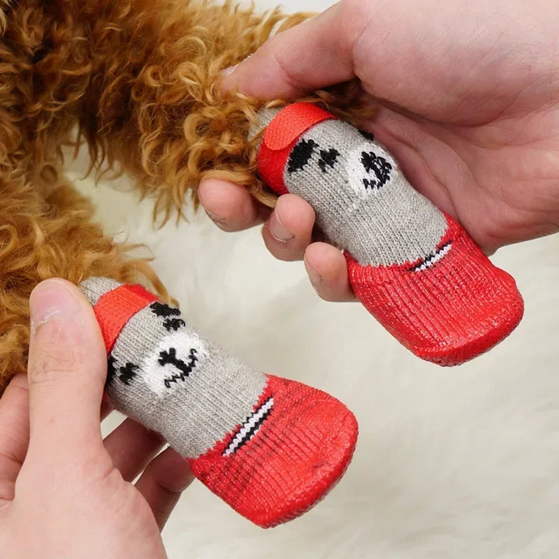 Dog and Cat Knit Socks – Waterproof, Scratch-Proof Foot Covers with Cartoon Bear Pattern